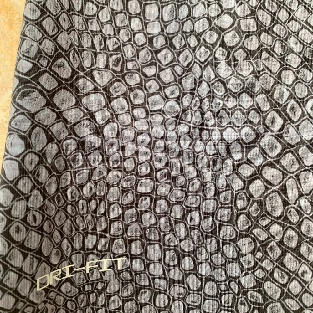 Nike Black and Gray Textured Girl’s Tank Top